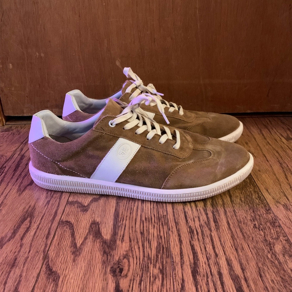 Modern Fiction Metaphor Sneaker